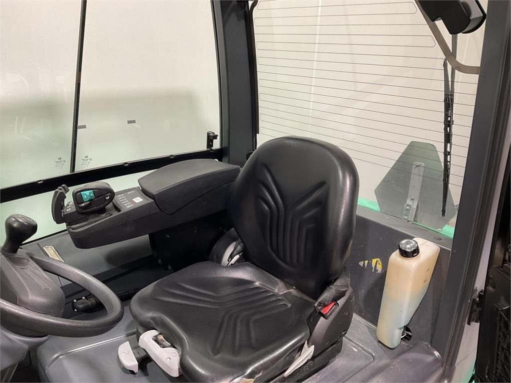 Mitsubishi FB40S-2 - Электропогрузчик: фото 5 Mitsubishi FB40S-2 - Электропогрузчик: фото 5