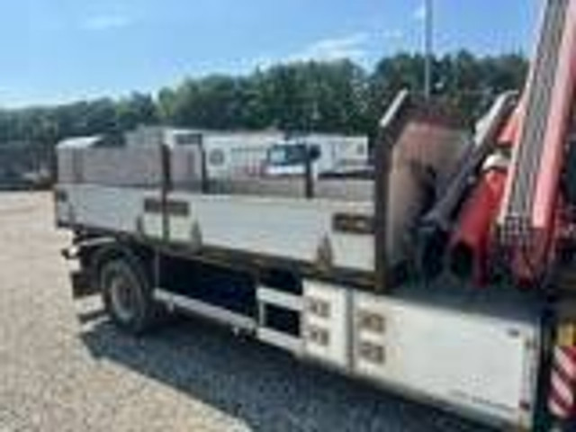 Iveco Eurocargo 120 EL 210hp / Fassi 80A Year 2012 + Tip - Автоманипулятор: фото 4 Iveco Eurocargo 120 EL 210hp / Fassi 80A Year 2012 + Tip - Автоманипулятор: фото 4