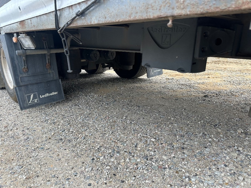 Lecitrailer Mega trailer with hydraulic roof / Poultry trailer - Полуприцеп для перевозки животных: фото 5 Lecitrailer Mega trailer with hydraulic roof / Poultry trailer - Полуприцеп для перевозки животных: фото 5