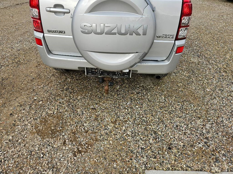 Suzuki Grand Vitara 2,0 GLX aut. Van 5d - Фургон с закрытым кузовом: фото 4 Suzuki Grand Vitara 2,0 GLX aut. Van 5d - Фургон с закрытым кузовом: фото 4