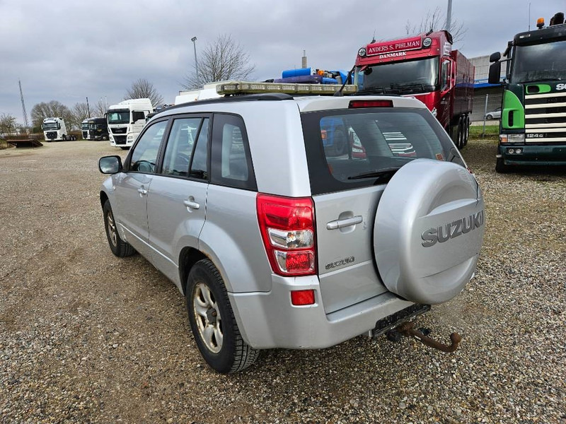 Suzuki Grand Vitara 2,0 GLX aut. Van 5d - Фургон с закрытым кузовом: фото 3 Suzuki Grand Vitara 2,0 GLX aut. Van 5d - Фургон с закрытым кузовом: фото 3