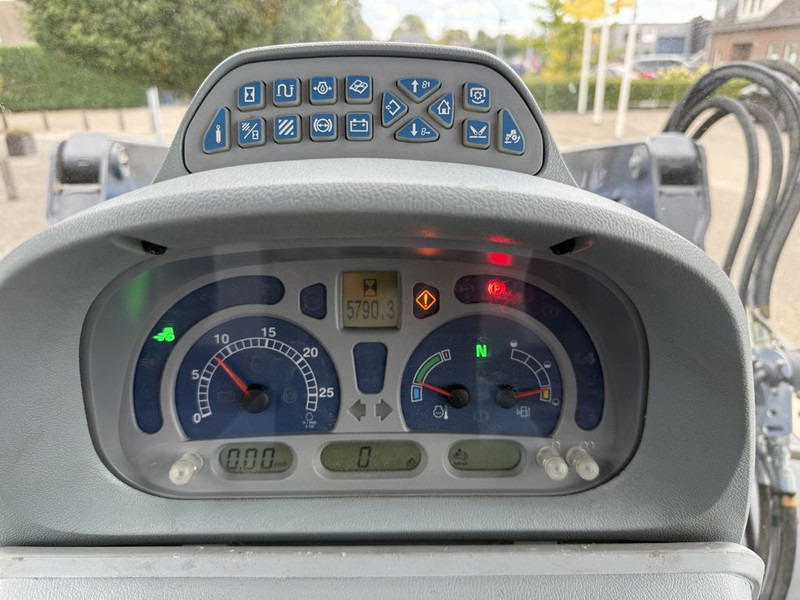 New Holland T6.175 AC T4B - Трактор: фото 5 New Holland T6.175 AC T4B - Трактор: фото 5