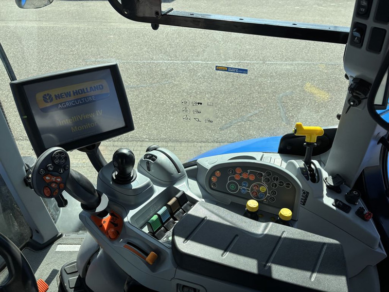 Трактор New Holland T7.210 AC Stage V + TL770 Voorlader: фото 10