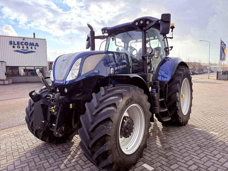 New Holland T7.270 AC Stage V Blue Power - Трактор: фото 1 New Holland T7.270 AC Stage V Blue Power - Трактор: фото 1
