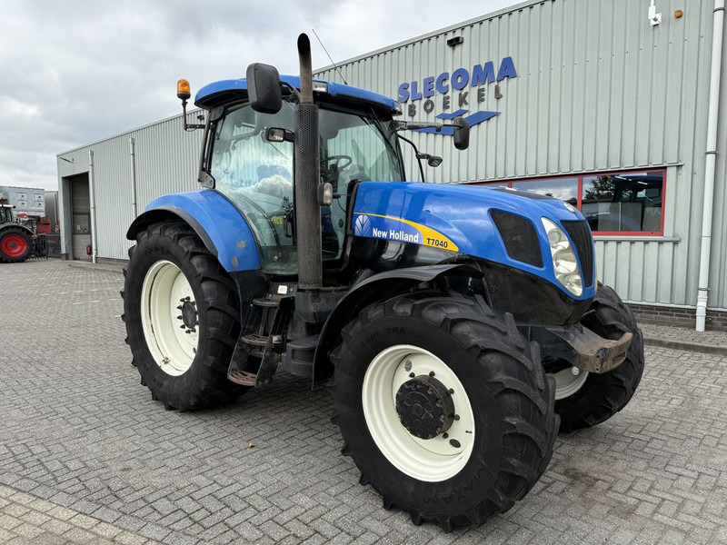 New Holland T7040 Power Command - Трактор: фото 4 New Holland T7040 Power Command - Трактор: фото 4