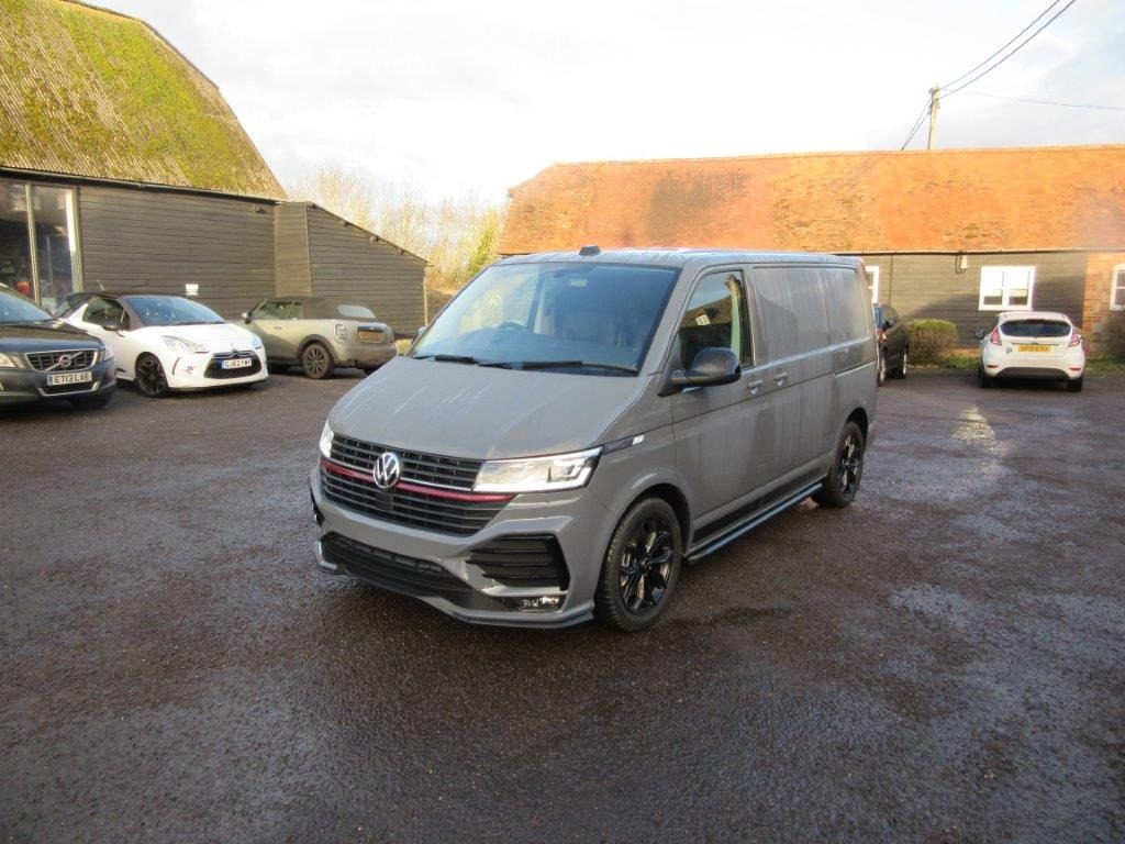2025 Volkswagen Transporter Black Edition 2.0 BiDI 204 Sportline - Цельнометаллический фургон: фото 2 2025 Volkswagen Transporter Black Edition 2.0 BiDI 204 Sportline - Цельнометаллический фургон: фото 2