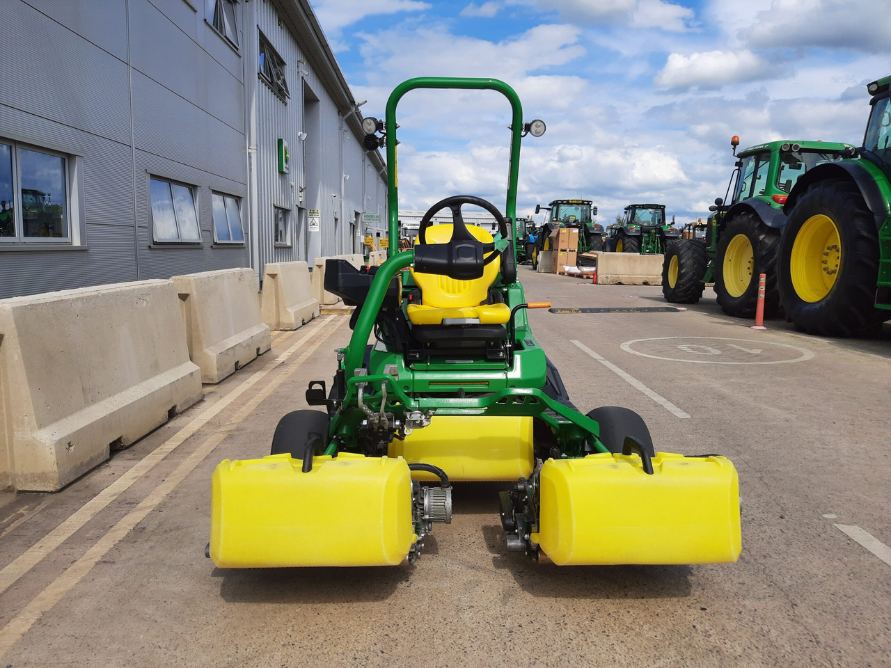 John Deere 2750E Green Triple - Газонокосилка: фото 2 John Deere 2750E Green Triple - Газонокосилка: фото 2