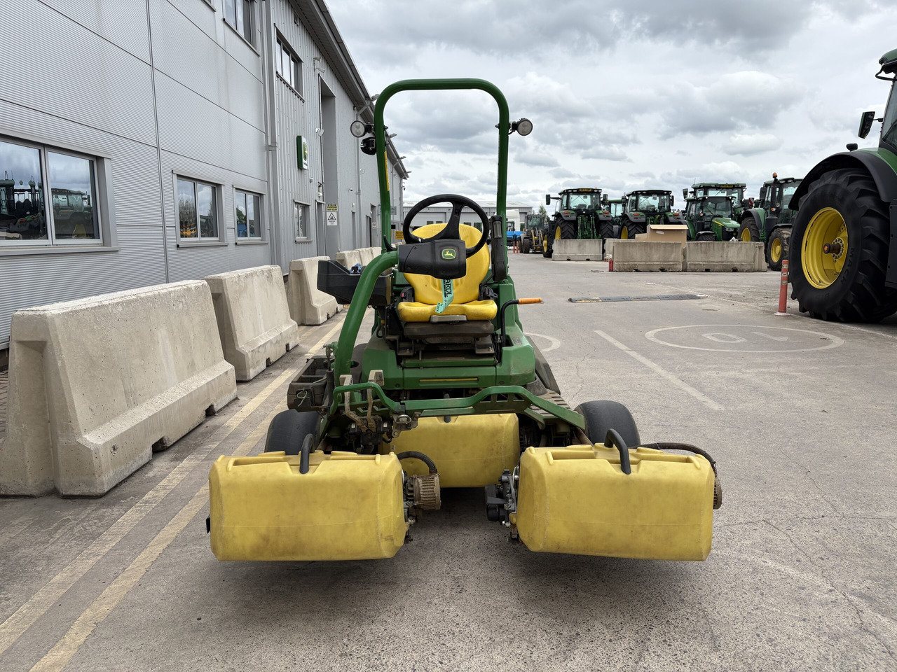 John Deere 2750E Triplex - Газонокосилка: фото 3 John Deere 2750E Triplex - Газонокосилка: фото 3
