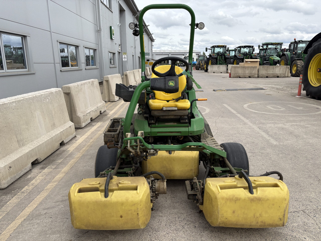 John Deere 2750E Triplex - Газонокосилка: фото 3 John Deere 2750E Triplex - Газонокосилка: фото 3