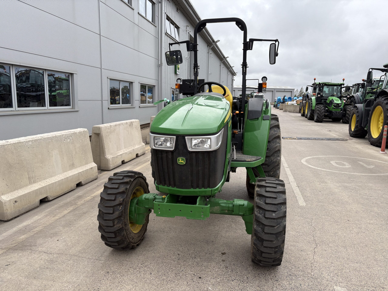 John Deere 4052M Compact Tractor - Минитрактор: фото 2 John Deere 4052M Compact Tractor - Минитрактор: фото 2