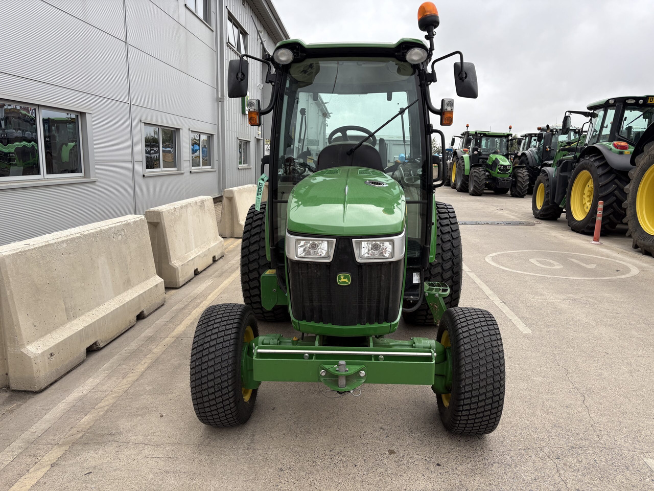 John Deere 4066R Compact Tractor - Минитрактор: фото 2 John Deere 4066R Compact Tractor - Минитрактор: фото 2