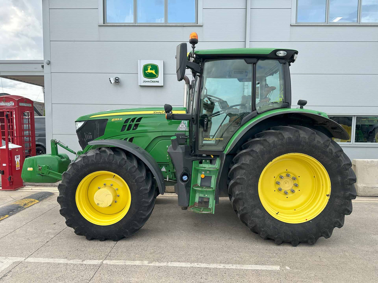 John Deere 6155R - Трактор: фото 2 John Deere 6155R - Трактор: фото 2