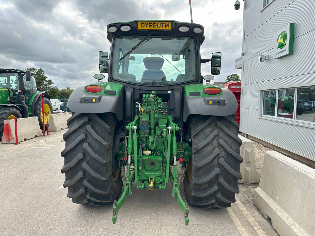 John Deere 6155R - Трактор: фото 4 John Deere 6155R - Трактор: фото 4