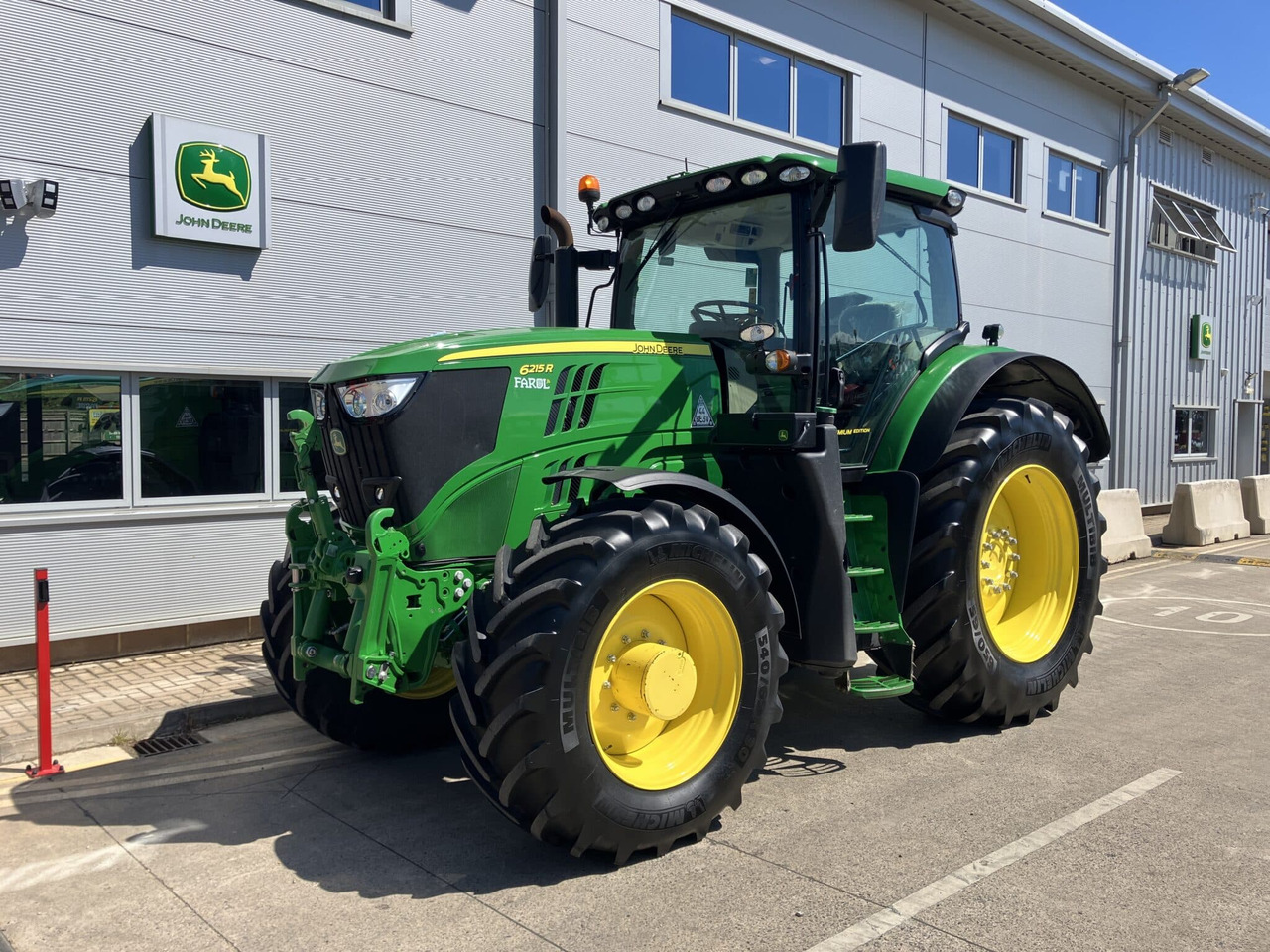 John Deere 6215R - Трактор: фото 1 John Deere 6215R - Трактор: фото 1