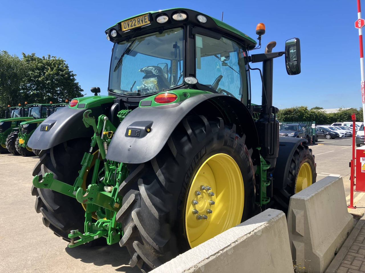 John Deere 6215R - Трактор: фото 5 John Deere 6215R - Трактор: фото 5
