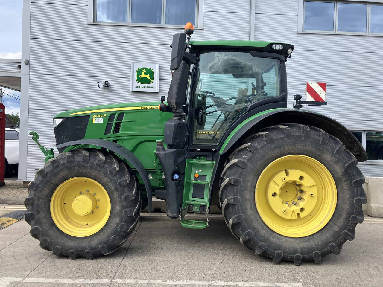 John Deere 6250R - Трактор: фото 2 John Deere 6250R - Трактор: фото 2