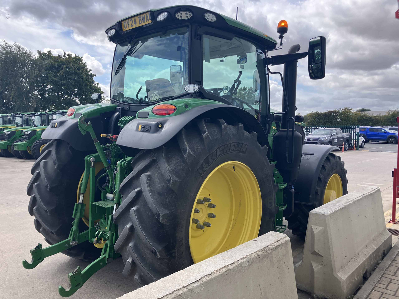 John Deere 6R 155 - Трактор: фото 5 John Deere 6R 155 - Трактор: фото 5