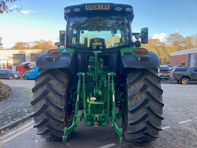 John Deere 6R 185 - Трактор: фото 4 John Deere 6R 185 - Трактор: фото 4