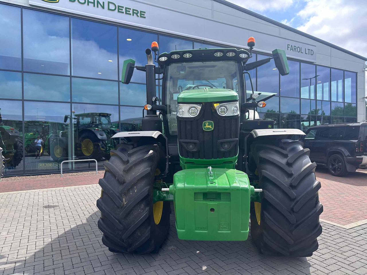 John Deere 6R 215 - Трактор: фото 3 John Deere 6R 215 - Трактор: фото 3