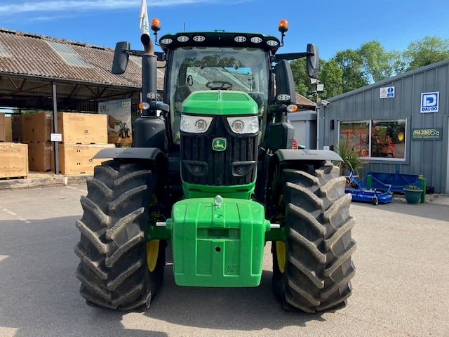 John Deere 6R 250 - Трактор: фото 3 John Deere 6R 250 - Трактор: фото 3