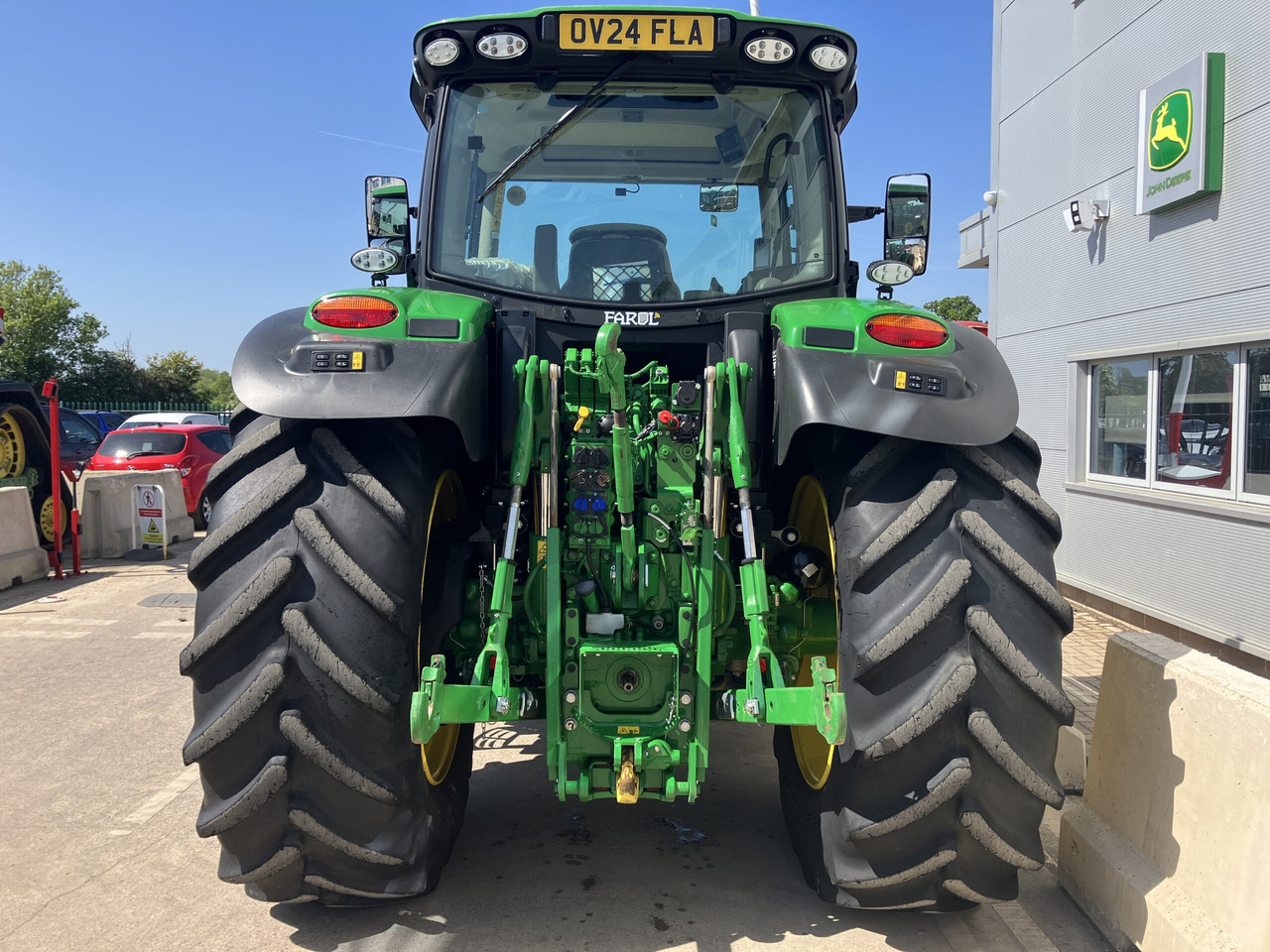John Deere 6R155 - Трактор: фото 4 John Deere 6R155 - Трактор: фото 4