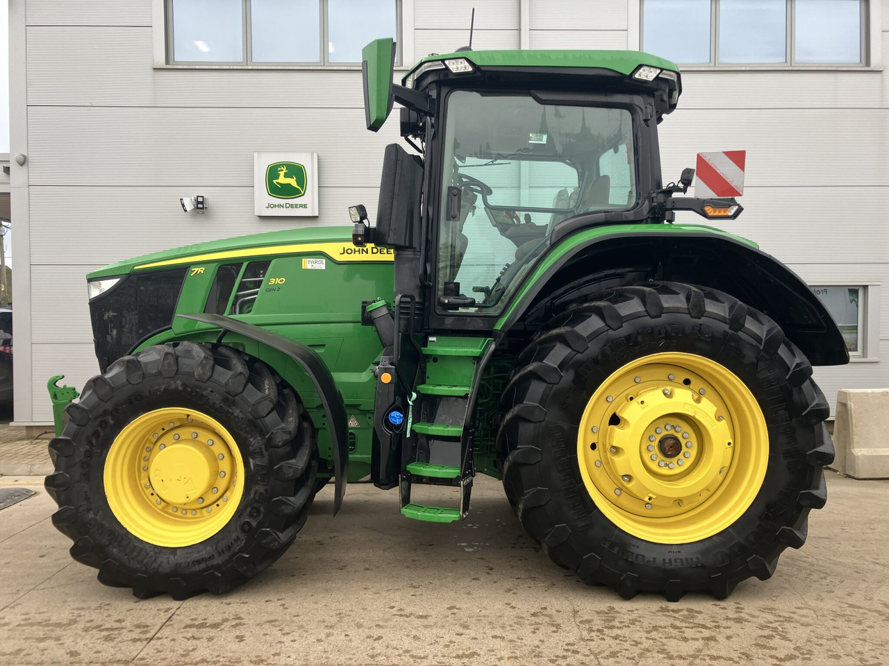John Deere 7R 310 - Трактор: фото 2 John Deere 7R 310 - Трактор: фото 2