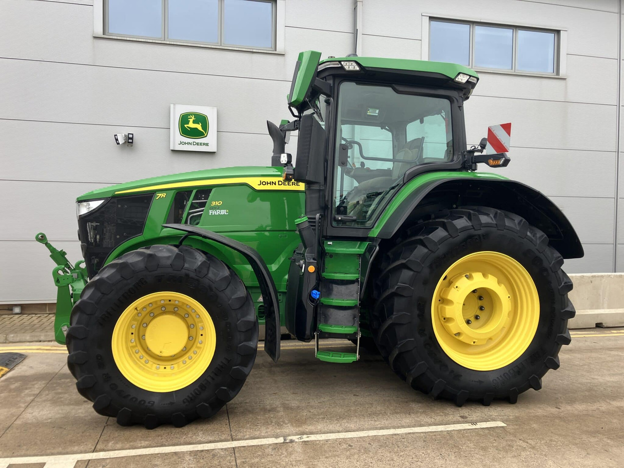 John Deere 7R 310 - Трактор: фото 2 John Deere 7R 310 - Трактор: фото 2