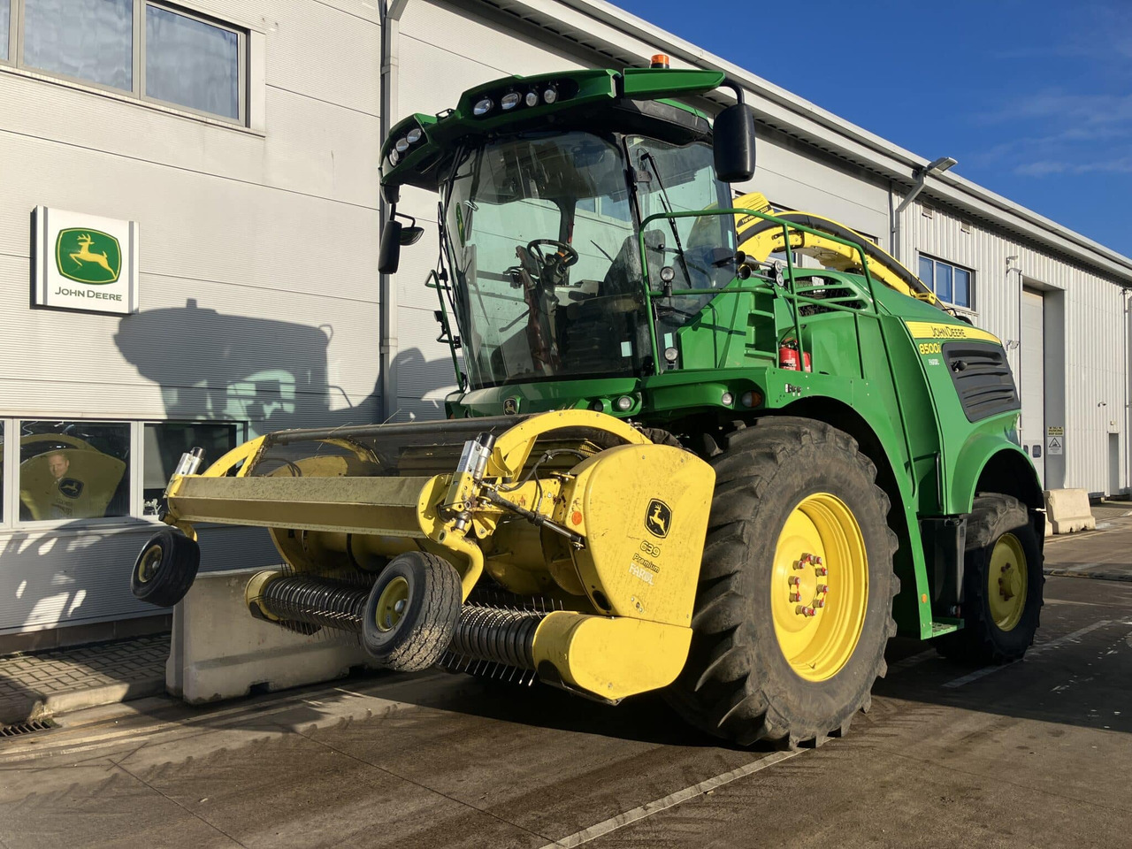 John Deere 8500i - Кормоуборочный комбайн: фото 1 John Deere 8500i - Кормоуборочный комбайн: фото 1