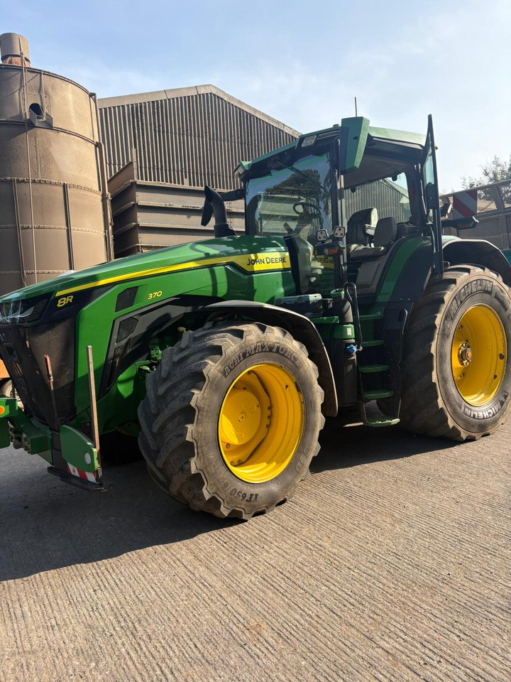 John Deere 8R 370 - Трактор: фото 1 John Deere 8R 370 - Трактор: фото 1