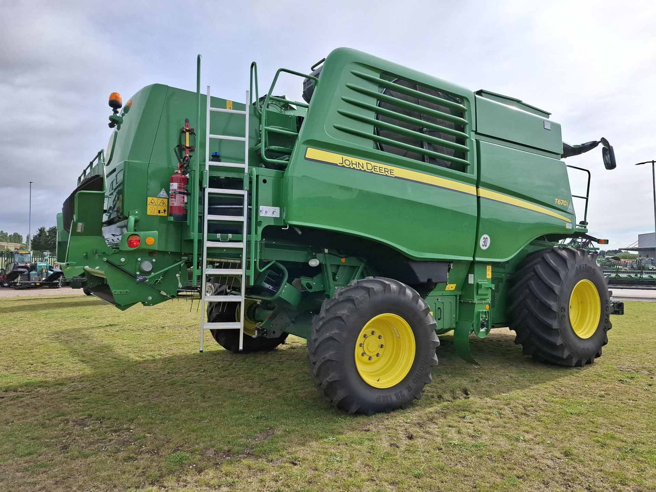 John Deere T670 - Зерноуборочный комбайн: фото 4 John Deere T670 - Зерноуборочный комбайн: фото 4
