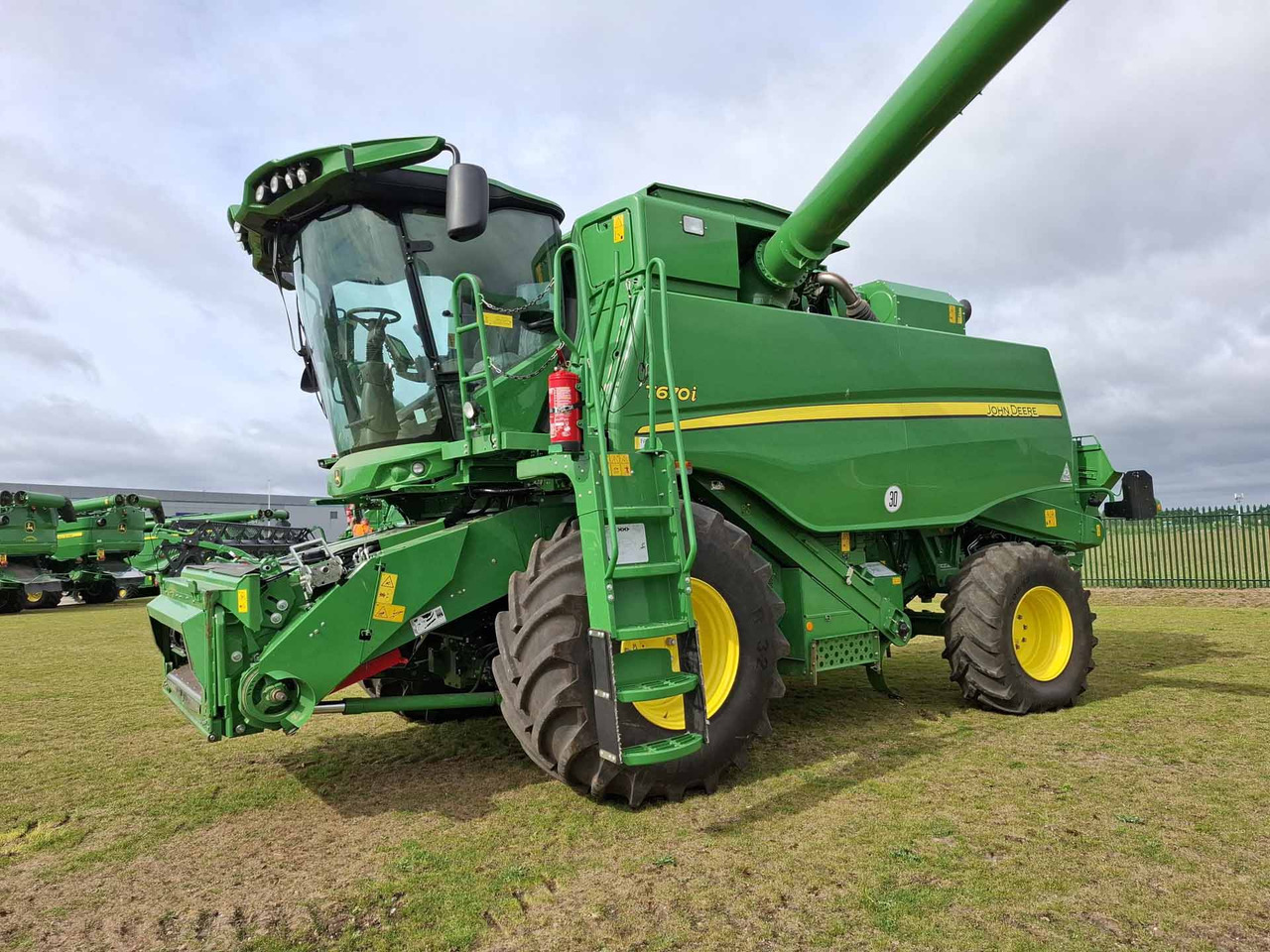 John Deere T670 - Зерноуборочный комбайн: фото 2 John Deere T670 - Зерноуборочный комбайн: фото 2