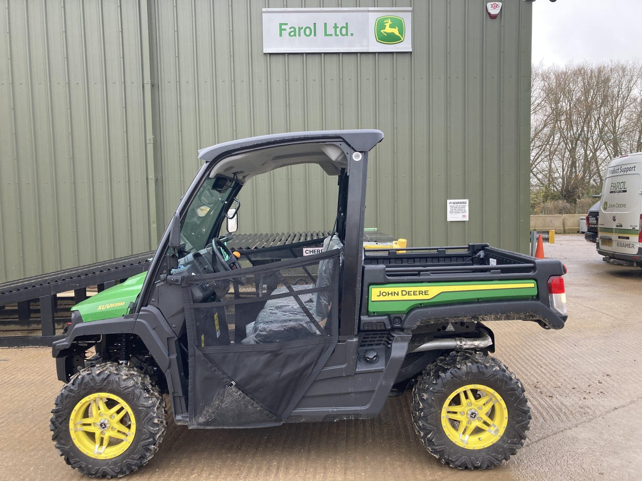 John Deere XUV835M Gator - Квадроцикл: фото 2 John Deere XUV835M Gator - Квадроцикл: фото 2