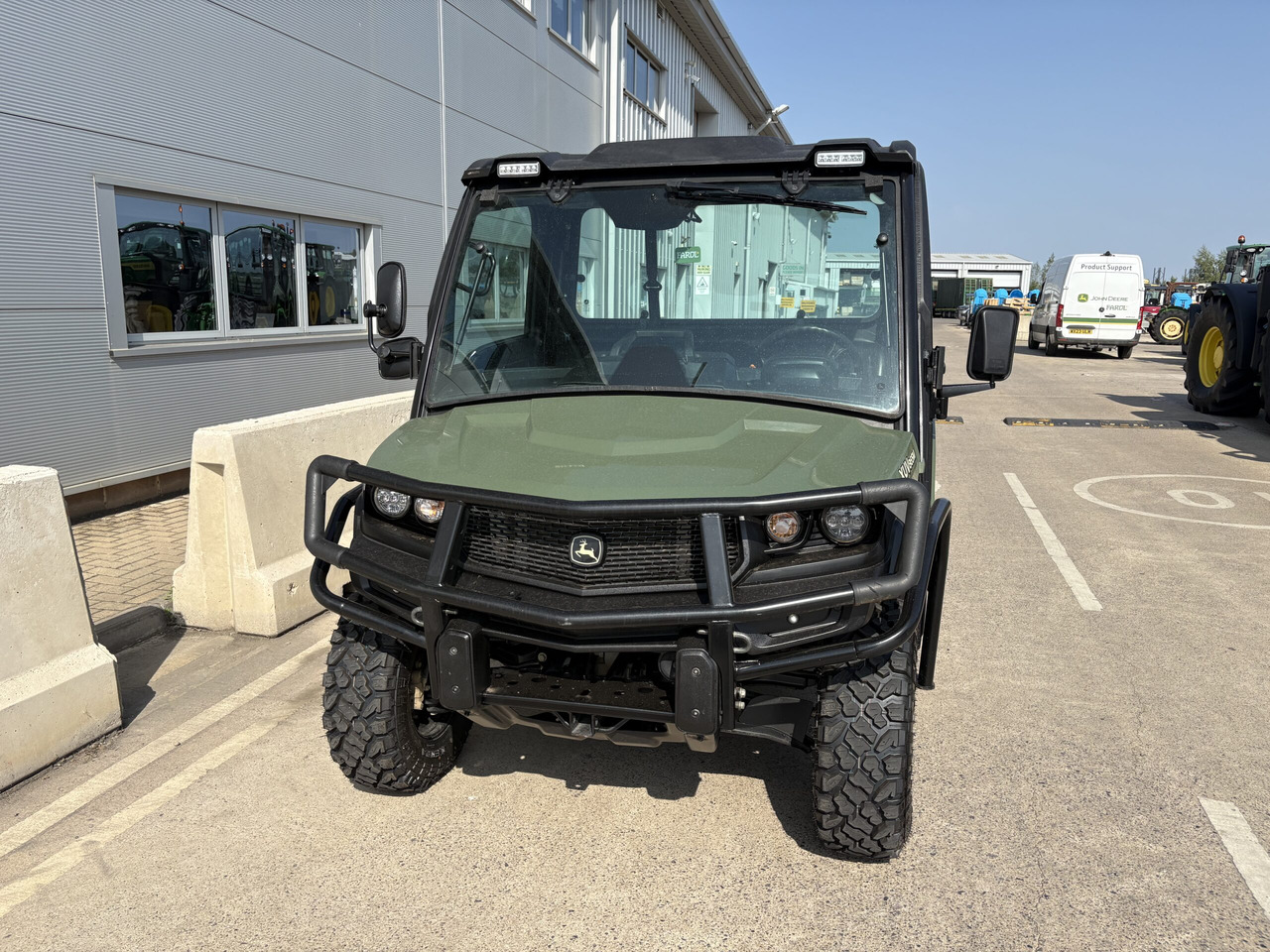 John Deere XUV865M Gator - Квадроцикл: фото 2 John Deere XUV865M Gator - Квадроцикл: фото 2