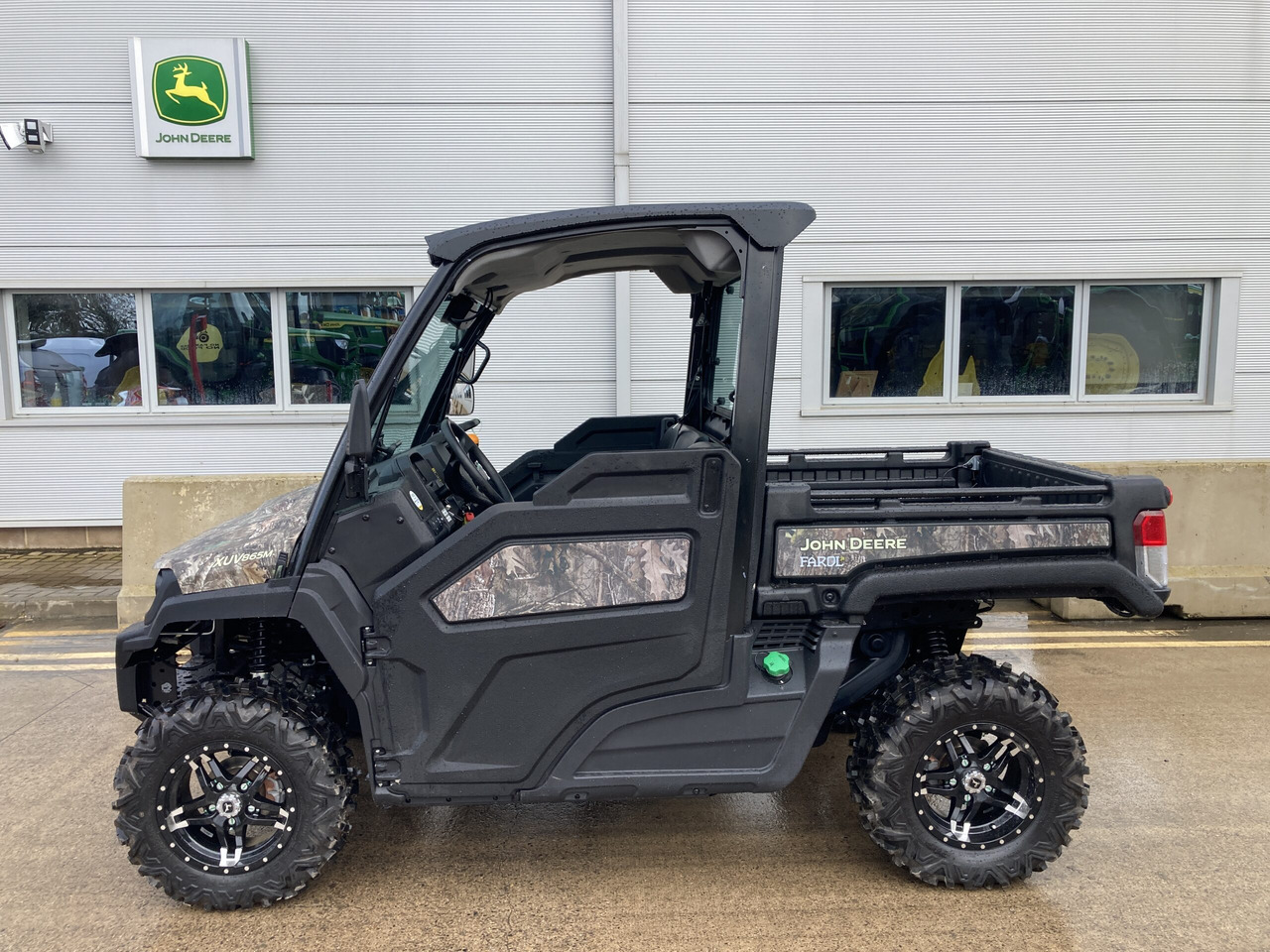 John Deere XUV865M Gator - Квадроцикл: фото 2 John Deere XUV865M Gator - Квадроцикл: фото 2