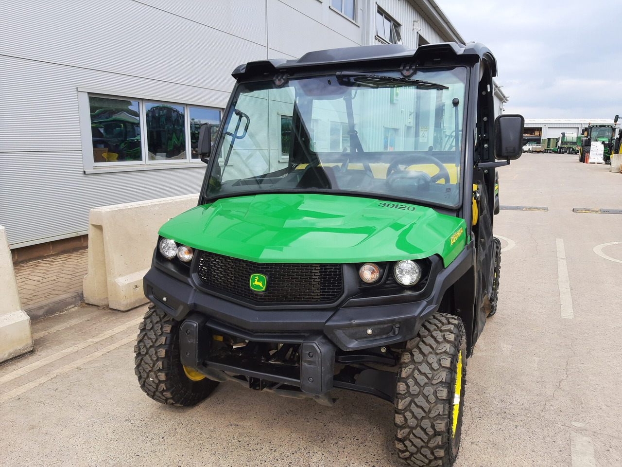 John Deere XUV865M Gator - Квадроцикл: фото 2 John Deere XUV865M Gator - Квадроцикл: фото 2