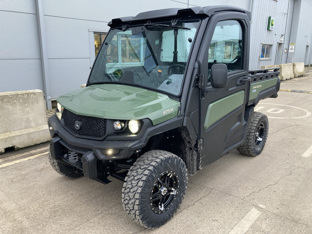 John Deere XUV875M Gator - Квадроцикл: фото 1 John Deere XUV875M Gator - Квадроцикл: фото 1