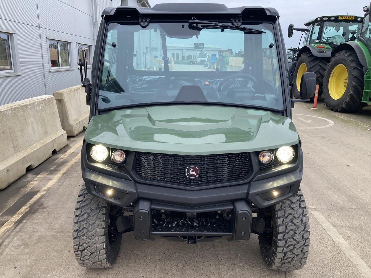Квадроцикл John Deere XUV875M Gator: фото 8