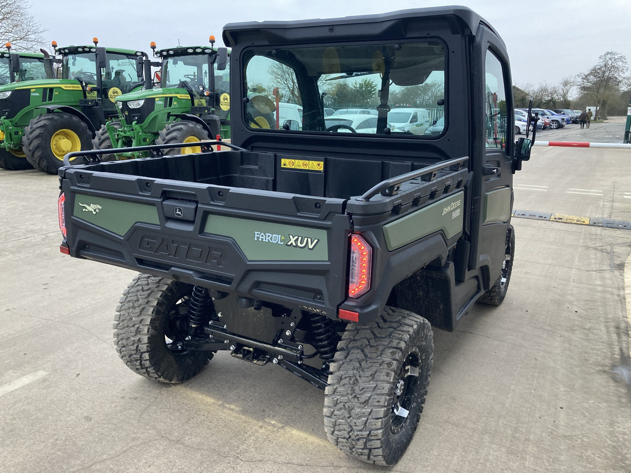 John Deere XUV875M Gator - Квадроцикл: фото 5 John Deere XUV875M Gator - Квадроцикл: фото 5