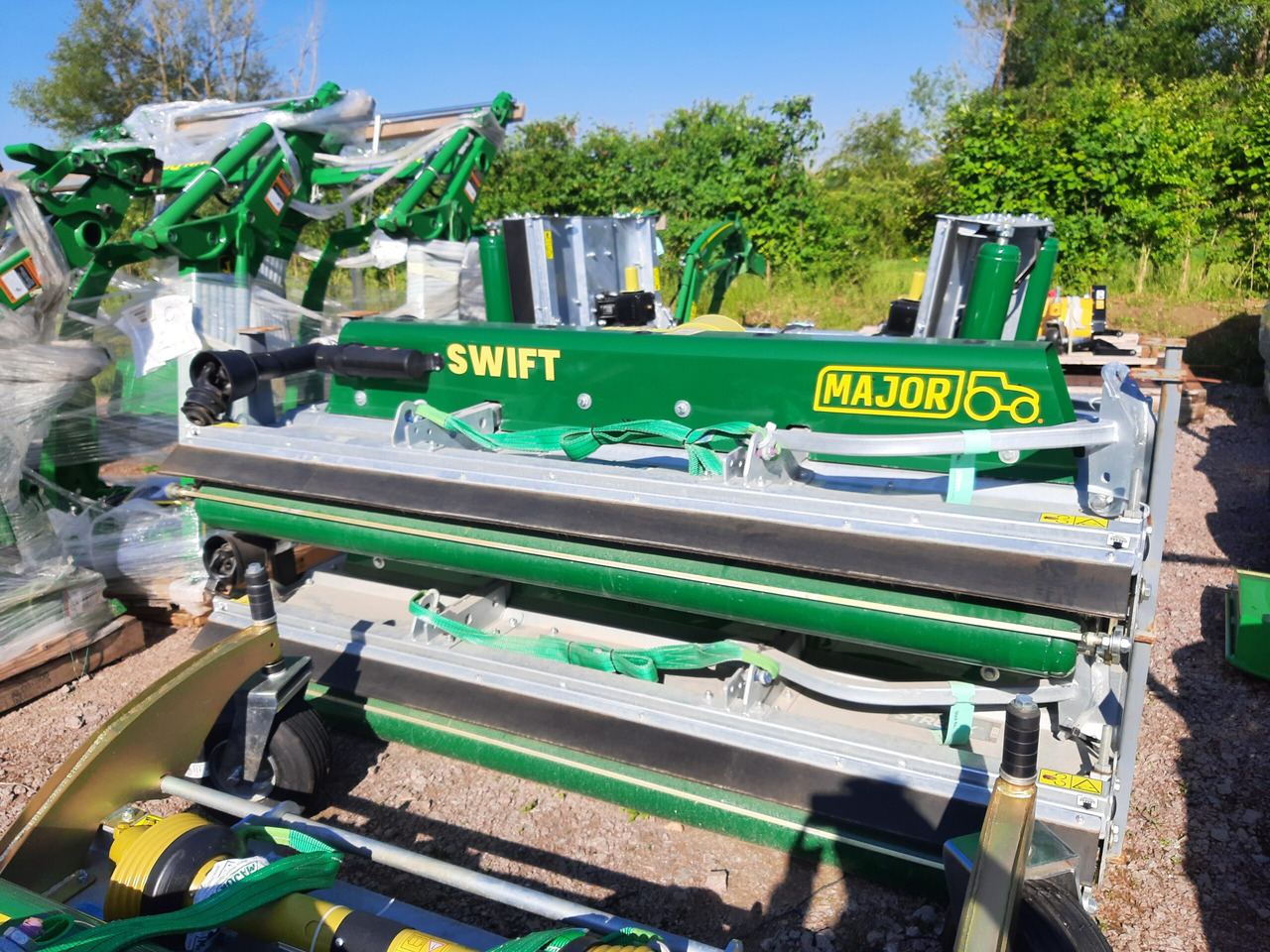 Major Swift MJ71-240 finishing mower - Газонокосилка: фото 1 Major Swift MJ71-240 finishing mower - Газонокосилка: фото 1