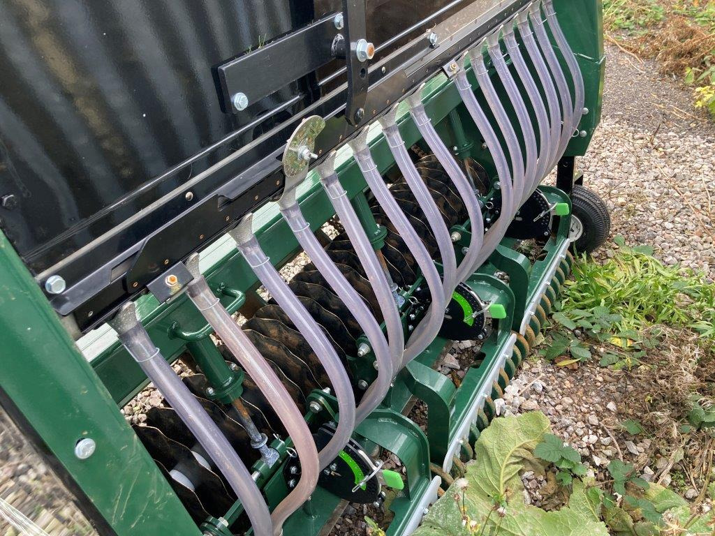 Turfco TriWave™ 60 Overseeder - Посевная техника: фото 4 Turfco TriWave™ 60 Overseeder - Посевная техника: фото 4
