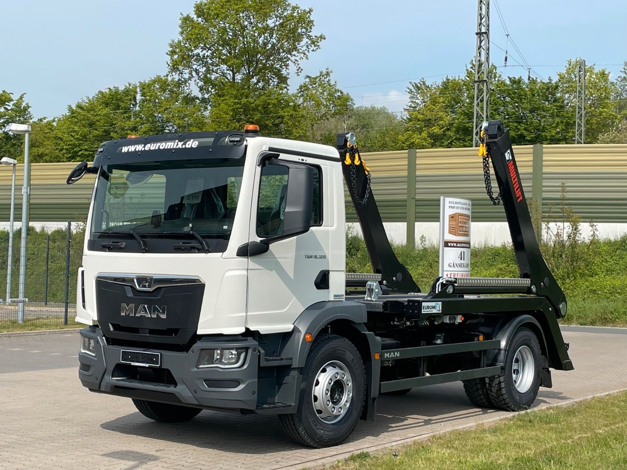 MAN TGM 18.320 4x2 Euro 6e Hiab Multilift Futura 12 - Самосвал, Автоманипулятор: фото 1 MAN TGM 18.320 4x2 Euro 6e Hiab Multilift Futura 12 - Самосвал, Автоманипулятор: фото 1