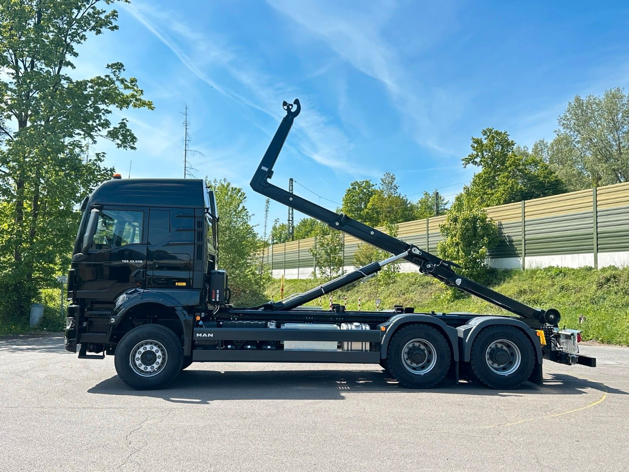MAN TGS 33.520 6X4 Euro6e Abrollkipper MULTILIFT - Крюковой мультилифт, Автоманипулятор: фото 3 MAN TGS 33.520 6X4 Euro6e Abrollkipper MULTILIFT - Крюковой мультилифт, Автоманипулятор: фото 3