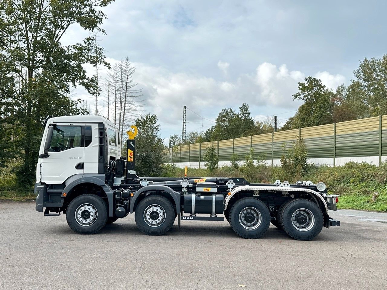 MAN TGS 41.440 8x4 Euro6e Hyva 26-55 Abrollkipper - Крюковой мультилифт: фото 2 MAN TGS 41.440 8x4 Euro6e Hyva 26-55 Abrollkipper - Крюковой мультилифт: фото 2