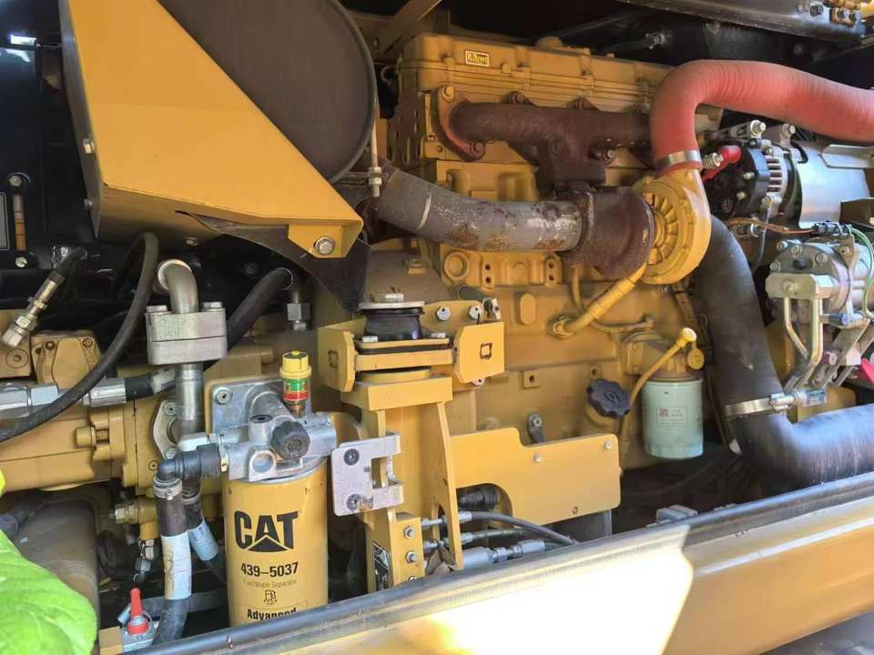 Beautiful High Quality Second-Hand CAT M315D2 Wheel Excavator Used Digger Machinery Engine After-sales Warranty Service - Колёсный экскаватор: фото 4 Beautiful High Quality Second-Hand CAT M315D2 Wheel Excavator Used Digger Machinery Engine After-sales Warranty Service - Колёсный экскаватор: фото 4