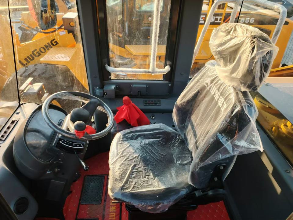 China SDLG 5ton Wheel Loader LG958F Front End Loader , diesel Engine Payloader 4*4 Truck Loader LG958F LW600 CLG856 - Колёсный погрузчик: фото 4 China SDLG 5ton Wheel Loader LG958F Front End Loader , diesel Engine Payloader 4*4 Truck Loader LG958F LW600 CLG856 - Колёсный погрузчик: фото 4