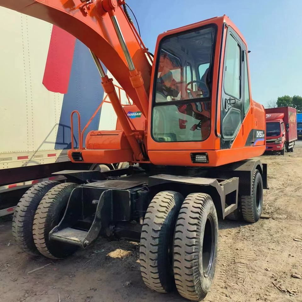 Doosan DH 150 LC-7 - Колёсный экскаватор: фото 4 Doosan DH 150 LC-7 - Колёсный экскаватор: фото 4