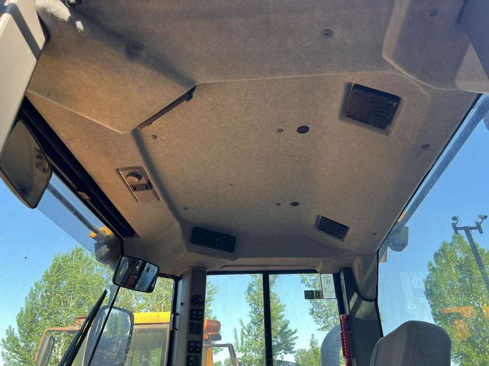 Hot Sale Used VOLVO L120GZ Loader Construction Machinery High Quality Loader VOLVO - Колёсный погрузчик: фото 3 Hot Sale Used VOLVO L120GZ Loader Construction Machinery High Quality Loader VOLVO - Колёсный погрузчик: фото 3