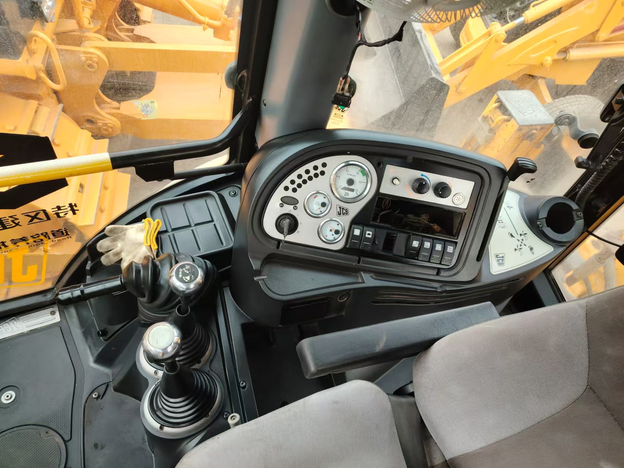 JCB 4CX - Экскаватор-погрузчик: фото 1 JCB 4CX - Экскаватор-погрузчик: фото 1