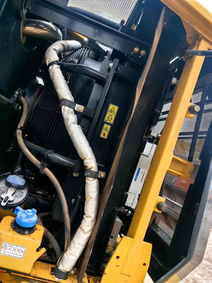 Second Hand Caterpillar CAT 950GC 5 Ton Wheel Loader USED CAT 950 Wheel Loaders in Low Price for Hot Sale - Колёсный погрузчик: фото 3 Second Hand Caterpillar CAT 950GC 5 Ton Wheel Loader USED CAT 950 Wheel Loaders in Low Price for Hot Sale - Колёсный погрузчик: фото 3