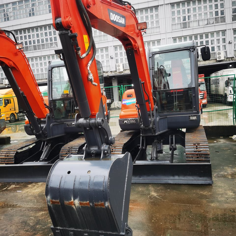 Used Original Japan Mini Shanghai Excavator Doosan DX60 Excavator 95% New Low Price High Quality Selling Doosan DX-60 Doosan 60 - Мини-экскаватор: фото 1 Used Original Japan Mini Shanghai Excavator Doosan DX60 Excavator 95% New Low Price High Quality Selling Doosan DX-60 Doosan 60 - Мини-экскаватор: фото 1
